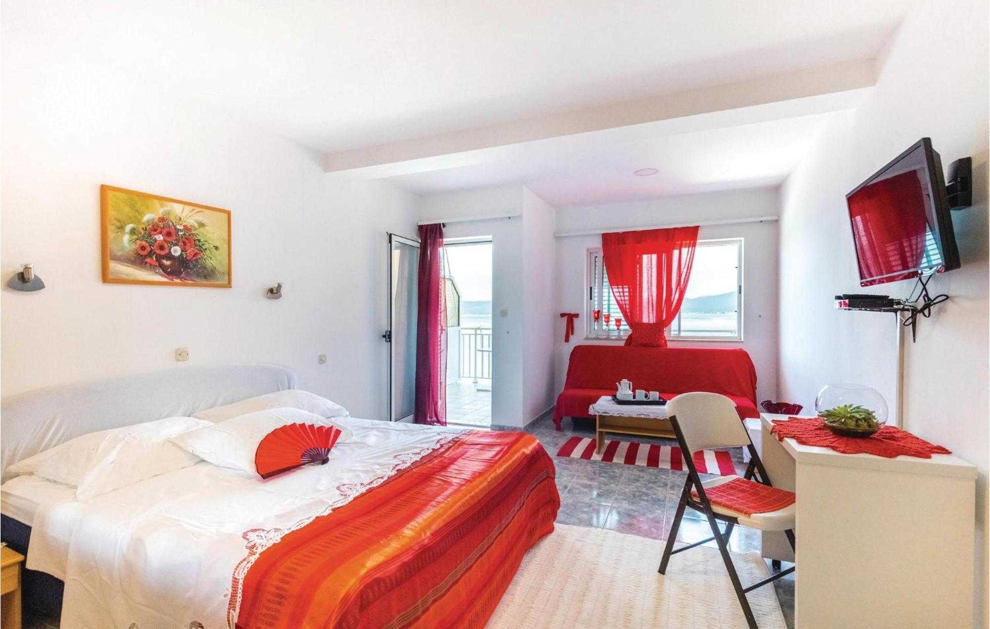 Awesome Apartment In Duba With Wifi Exteriér fotografie