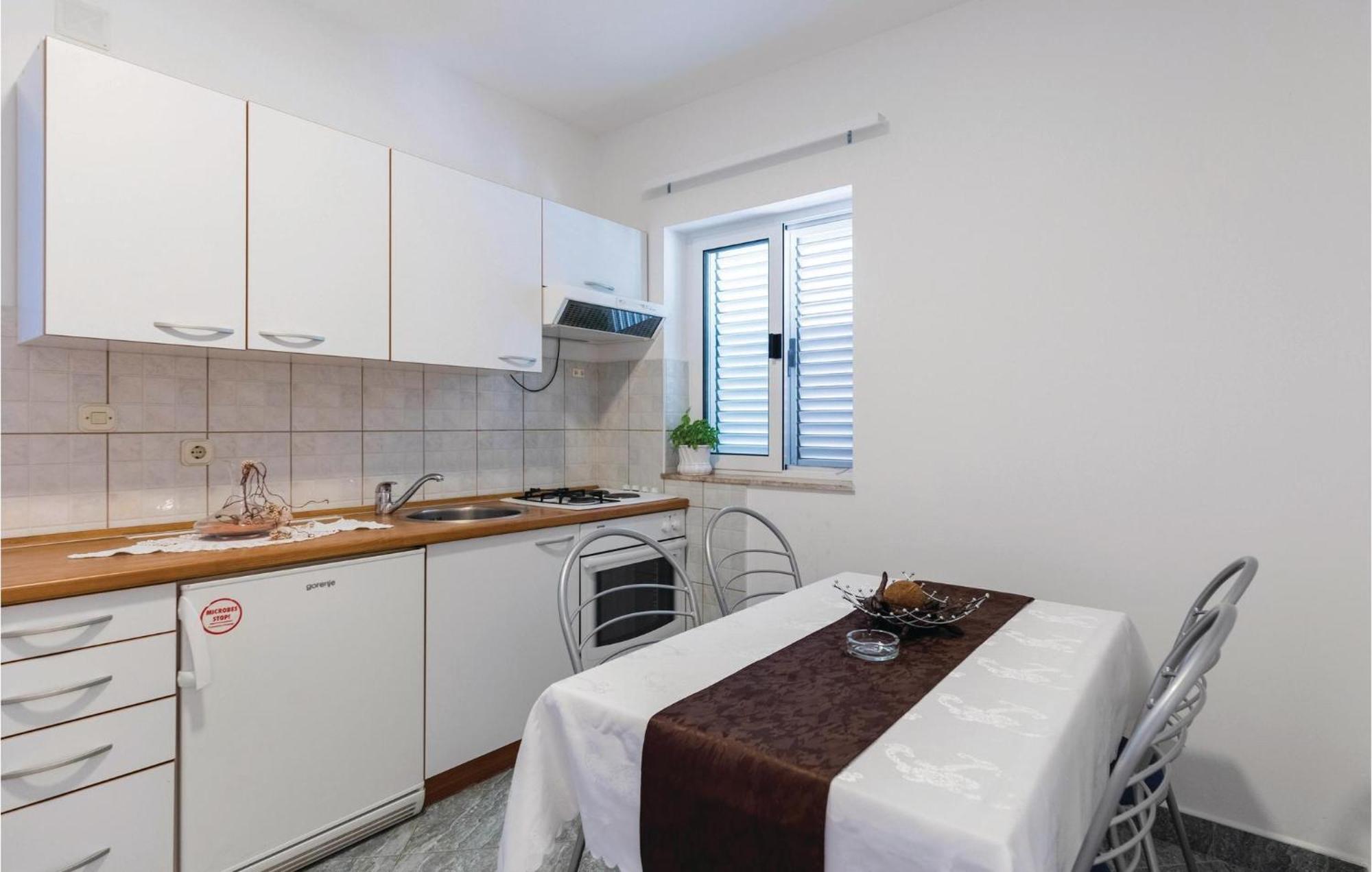 Awesome Apartment In Duba With Wifi Exteriér fotografie